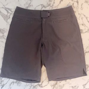 Patagonia size 6 Dressy Bermuda Shorts